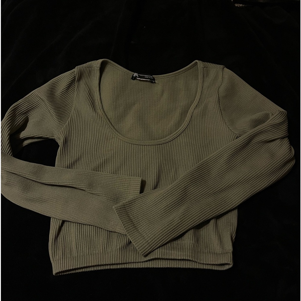 Ribbed long sleeve crop top